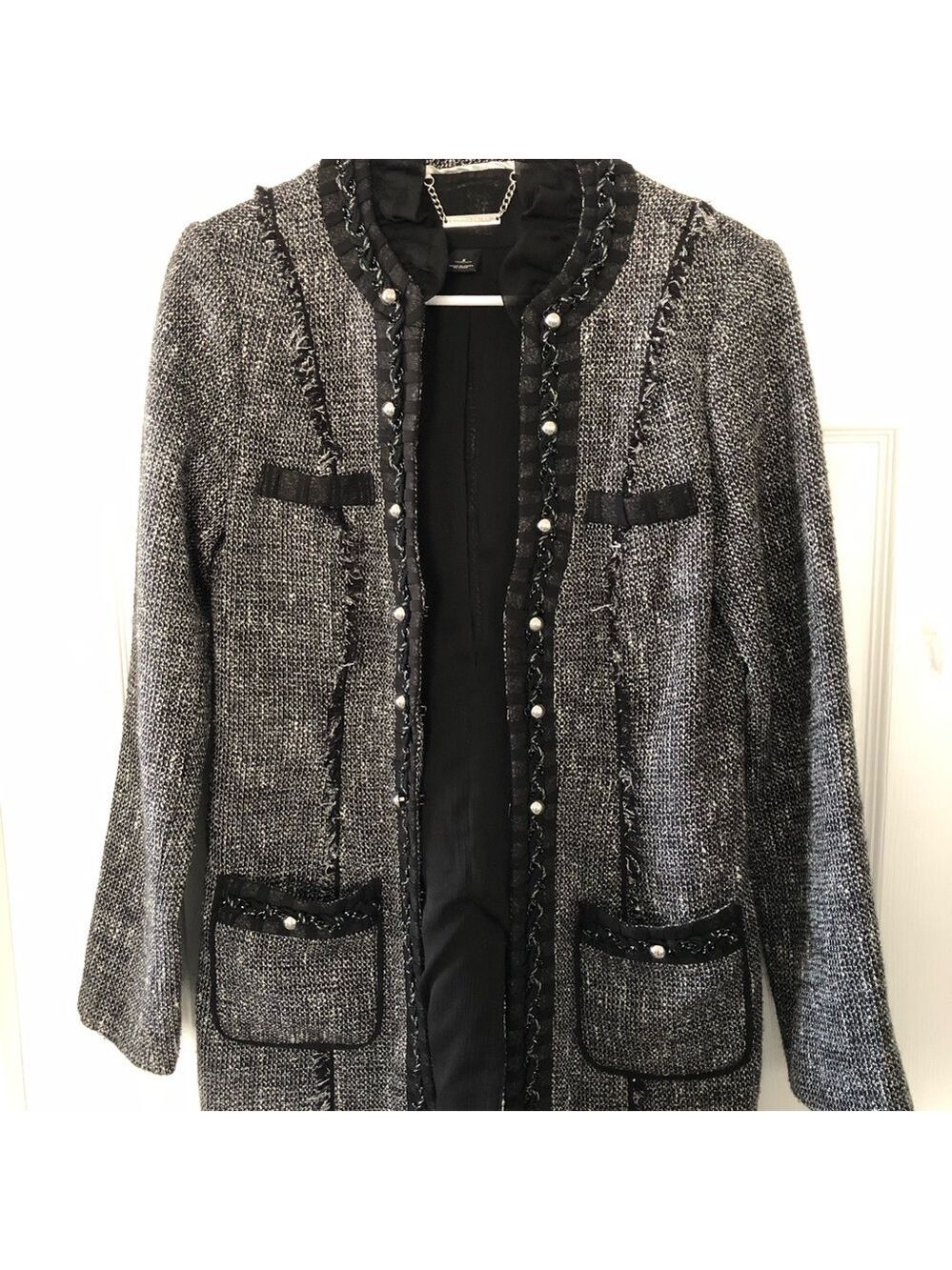 White House Black Market Size 6 Tweed Fringe Embellished Trophy Blazer